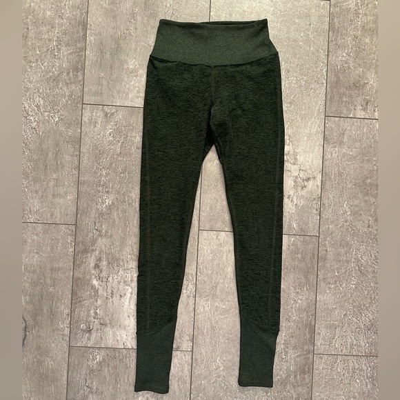 Alo Yoga AloSoft Lounge leggings Size XS Dark Green Heather EUC - Picture 3 of 8
